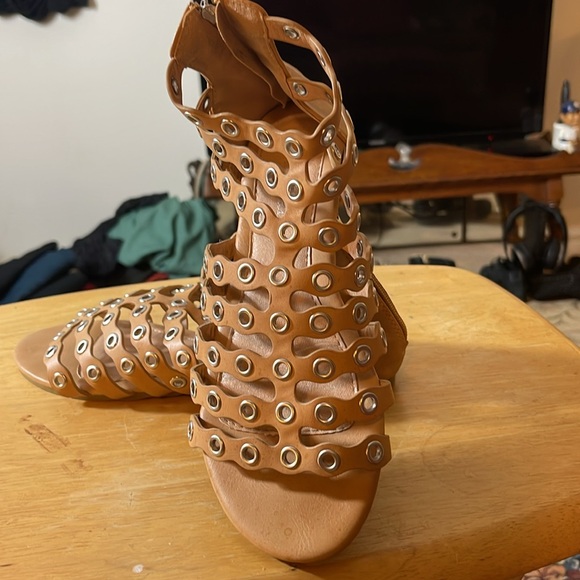 Olivia Miller Women's Gold and Tan Sandals zipper back 8 - Picture 9 of 9